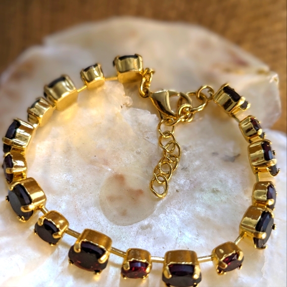 31.69 Natural Deep Garnet in Yellow Gold Plated Bracelet - Picture 2 of 5
